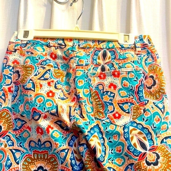 Women’s Chico’s So Slimming Medallion Girlfriend Ankle Jeans Size 0 - Picture 7 of 11